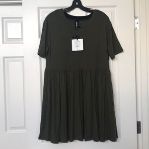 NWT- Agnes & Dora Small Kahlo Dress